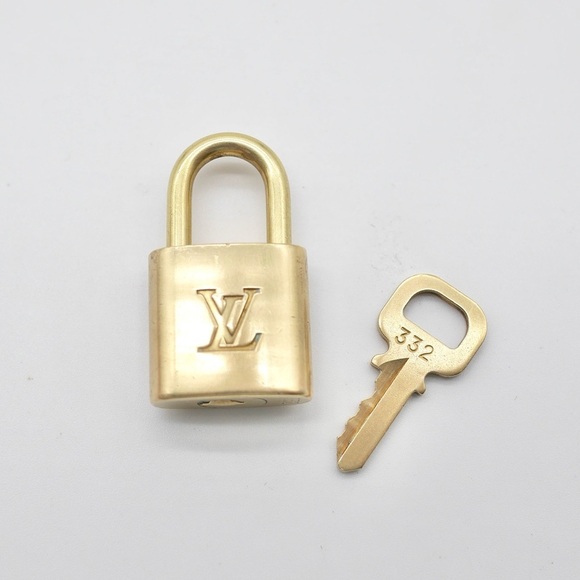 Louis Vuitton Accessories - 🍓LV Lock and Key #332